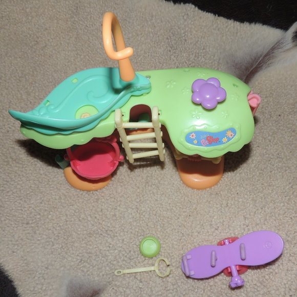 Littlest Pet Shop - Display & Play Pet Playground: - Picture 2 of 5